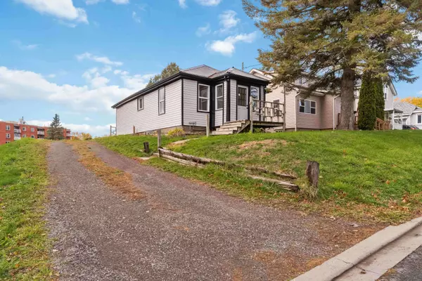 222 Bartholomew ST, Brockville, ON K6V 2S6