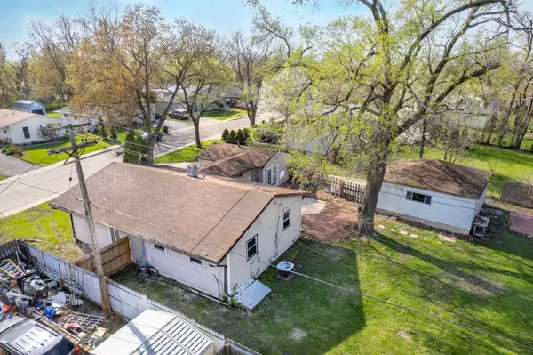 703 Houston DR, Carpentersville, IL 60110