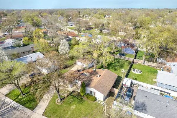 703 Houston DR, Carpentersville, IL 60110