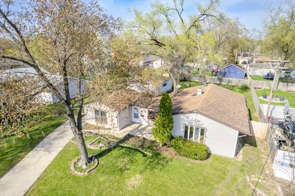 703 Houston DR, Carpentersville, IL 60110