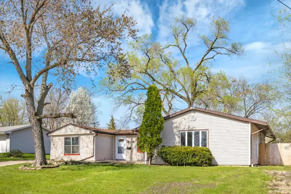 703 Houston DR, Carpentersville, IL 60110