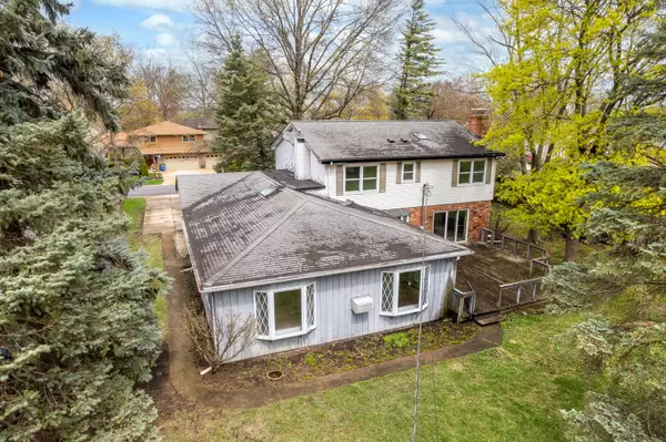 21W221 North LN, Itasca, IL 60143