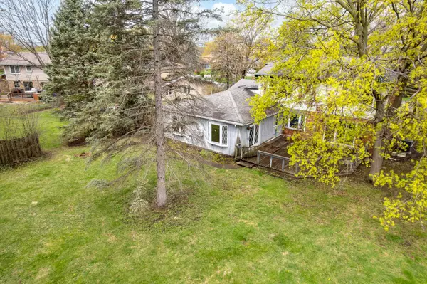 21W221 North LN, Itasca, IL 60143