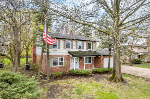 21W221 North LN, Itasca, IL 60143