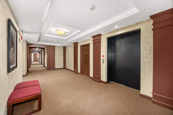 8340 Callie CT #506, Morton Grove, IL 60053