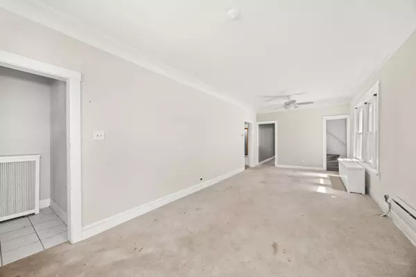 7647 S Calumet AVE, Chicago, IL 60619