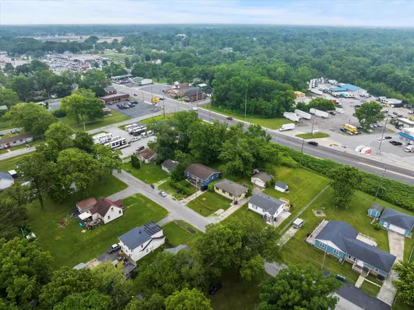 903 E 36th PL, Hobart, IN 46342