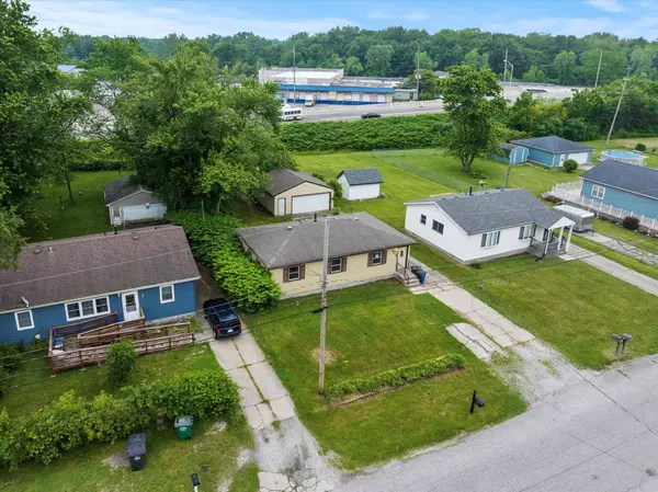 903 E 36th PL, Hobart, IN 46342