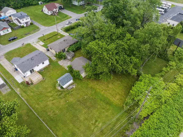 903 E 36th PL, Hobart, IN 46342