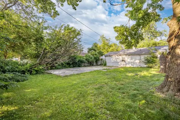 777 Francine DR, Kankakee, IL 60901