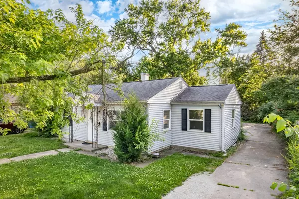 777 Francine DR, Kankakee, IL 60901