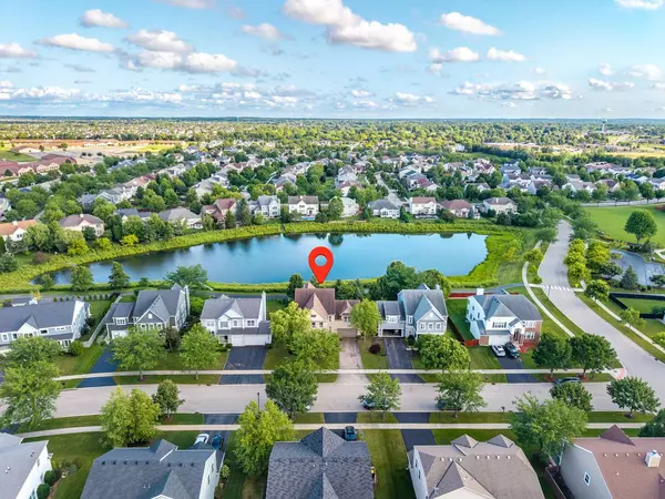 11253 Victoria LN, Huntley, IL 60142