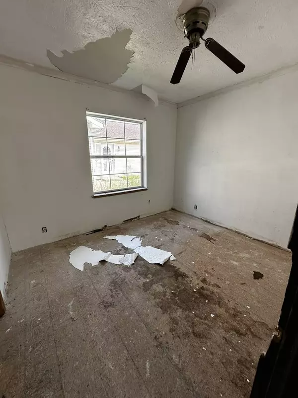 2221 Rush ST, Sauk Village, IL 60411