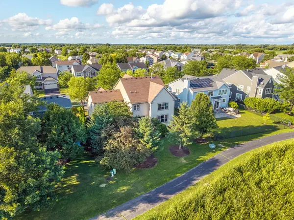 11253 Victoria LN, Huntley, IL 60142