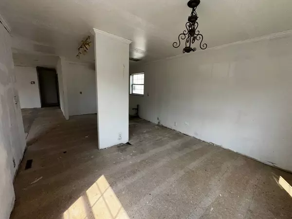 2221 Rush ST, Sauk Village, IL 60411