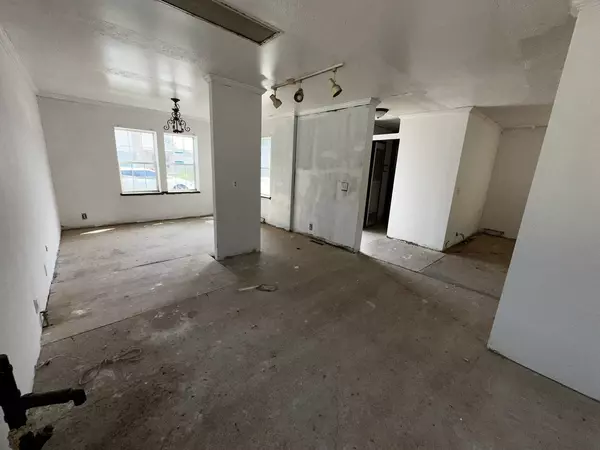 2221 Rush ST, Sauk Village, IL 60411