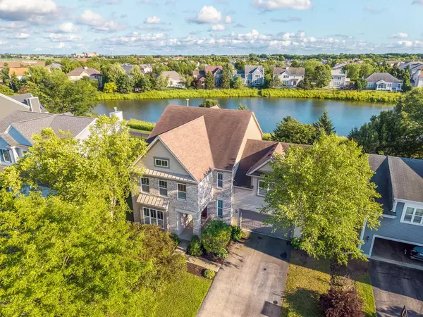 11253 Victoria LN, Huntley, IL 60142