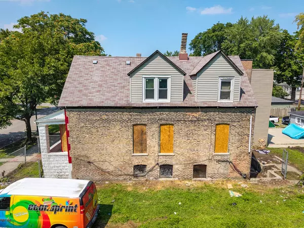 5811 S Bishop ST, Chicago, IL 60636