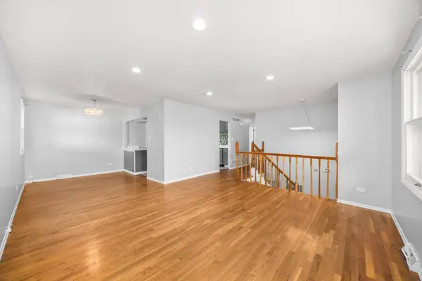 3425 Birchwood DR, Hazel Crest, IL 60429