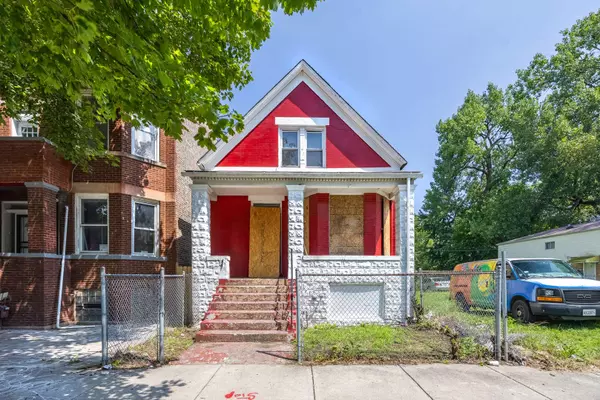 5811 S Bishop ST, Chicago, IL 60636