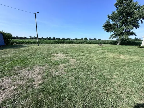 15852 W 200, Medaryville, IN 47957