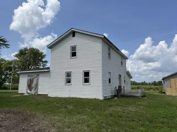 15852 W 200, Medaryville, IN 47957