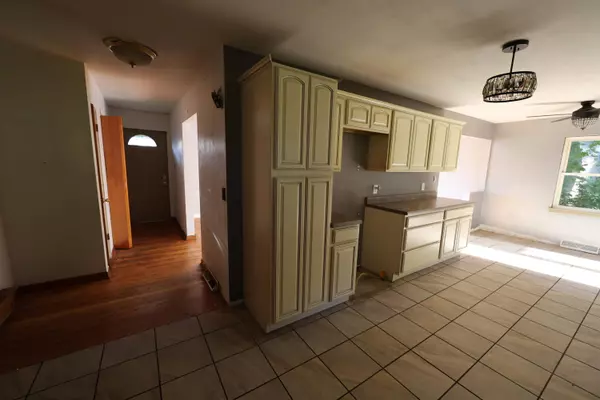 6550 Elizabeth LN, Portage, IN 46368