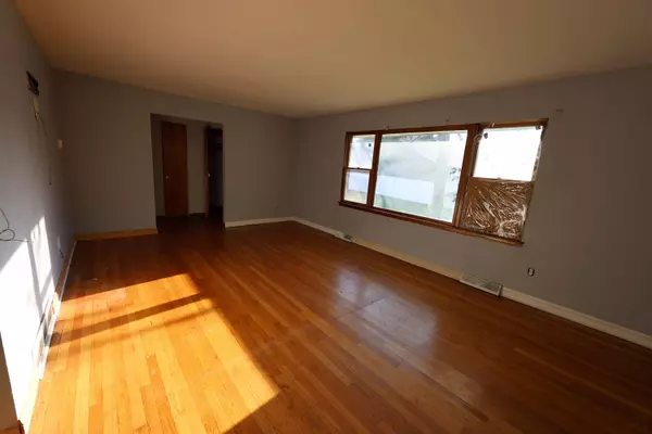 6550 Elizabeth LN, Portage, IN 46368