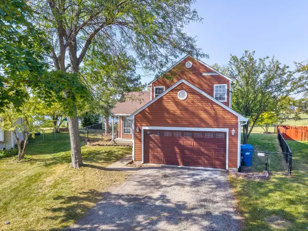 1925 Grosse Pointe CT, Hanover Park, IL 60133