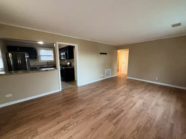 332 Nokomis ST, Park Forest, IL 60466