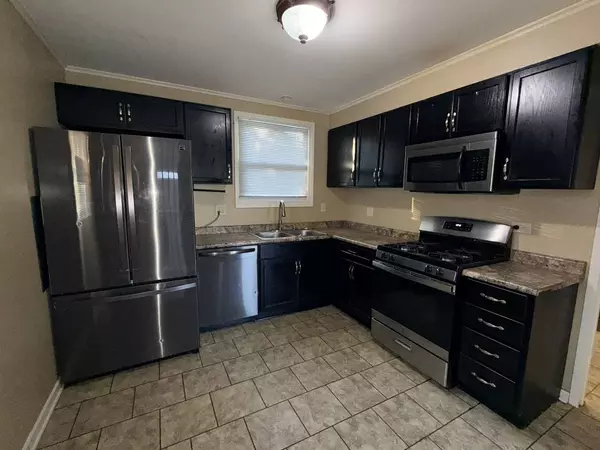 332 Nokomis ST, Park Forest, IL 60466