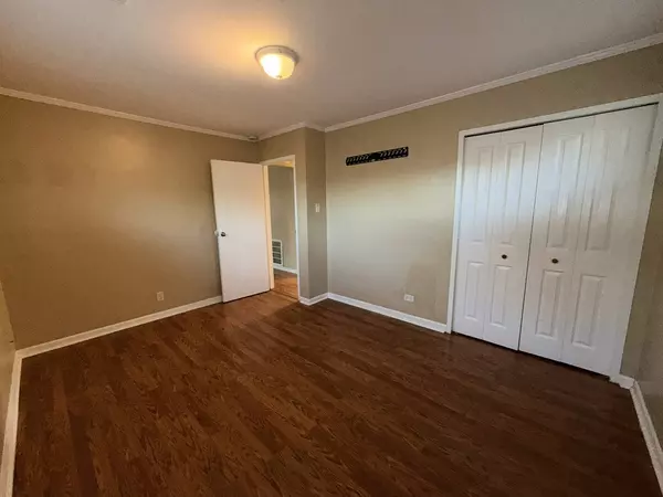 332 Nokomis ST, Park Forest, IL 60466