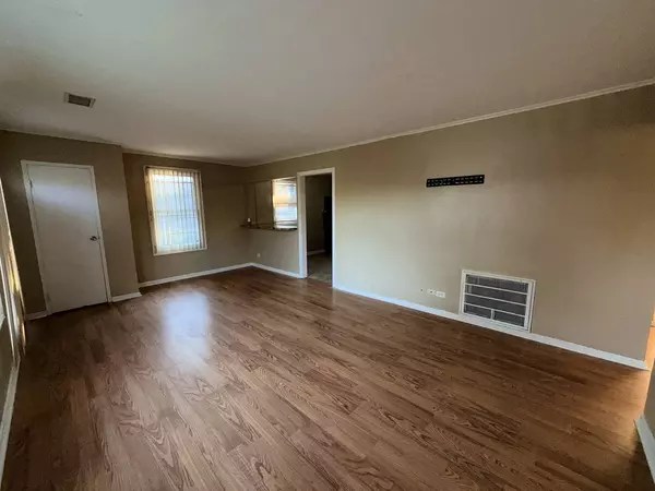 332 Nokomis ST, Park Forest, IL 60466