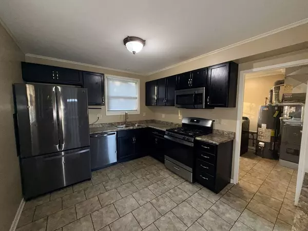 332 Nokomis ST, Park Forest, IL 60466