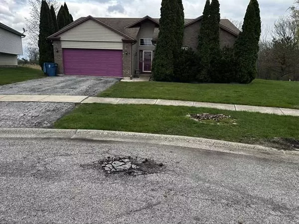 7 Debra CT, Sauk Village, IL 60411