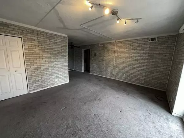 17005 Albany AVE #102, Hazel Crest, IL 60429