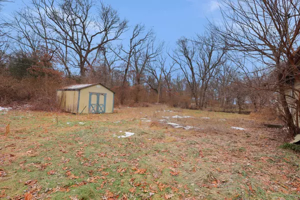 2627 E 1071, Demotte, IN 46310