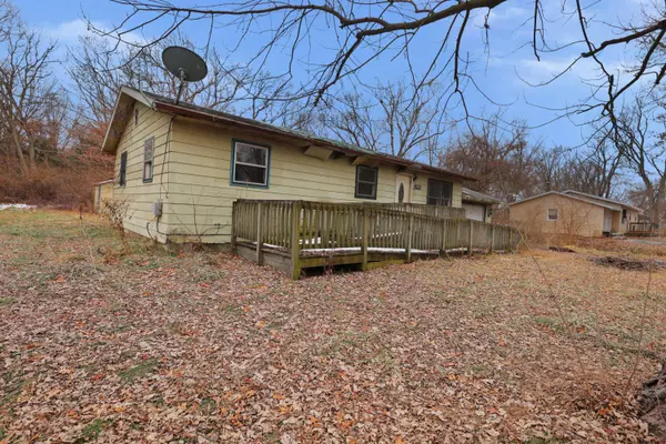 2627 E 1071, Demotte, IN 46310