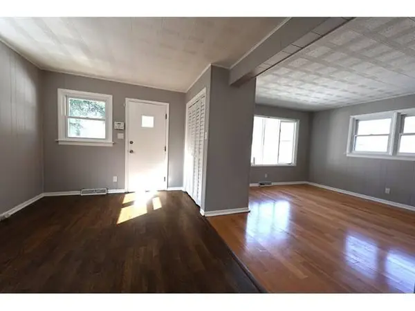 24 166th PL, Calumet City, IL 60409