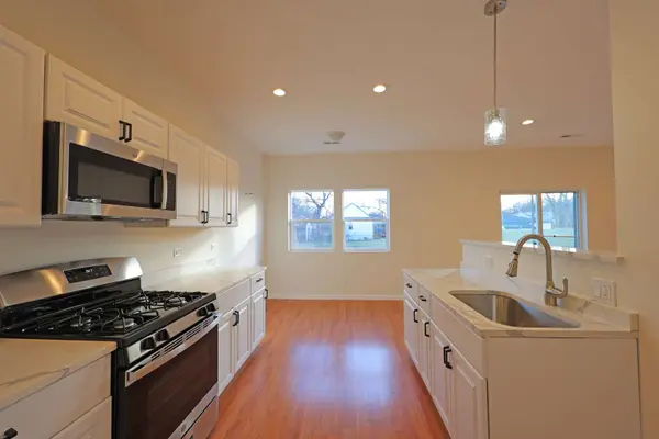 3739 W 139th ST, Robbins, IL 60472