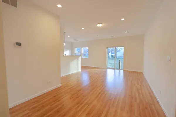 3739 W 139th ST, Robbins, IL 60472