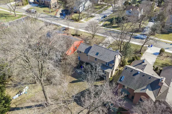 856 Bemis RD, Glen Ellyn, IL 60137