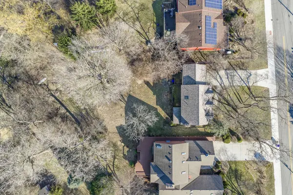 856 Bemis RD, Glen Ellyn, IL 60137