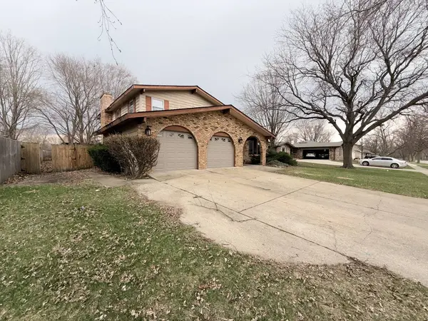 516 Ca Crest DR, Shorewood, IL 60404