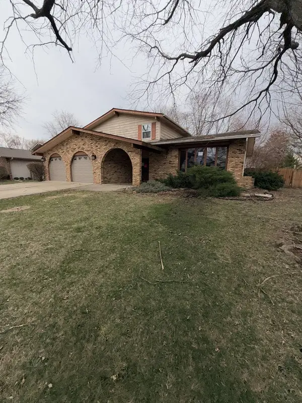 516 Ca Crest DR, Shorewood, IL 60404