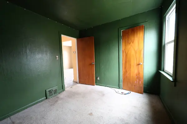 312 SW Circle DR, Joliet, IL 60433