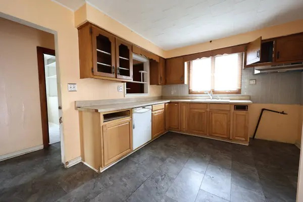 312 SW Circle DR, Joliet, IL 60433