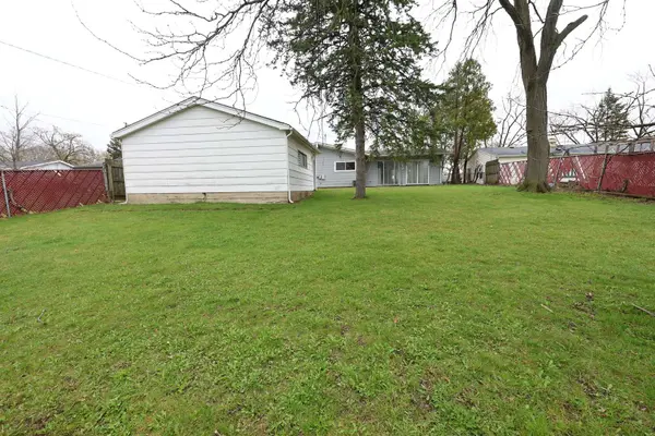 704 LINCOLNWOOD DR, Streamwood, IL 60107