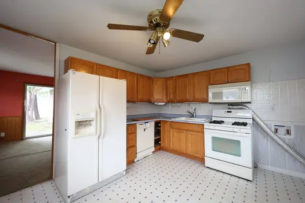 704 LINCOLNWOOD DR, Streamwood, IL 60107