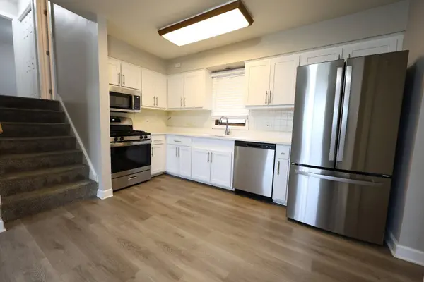 11050 Parkside AVE, Chicago Ridge, IL 60415